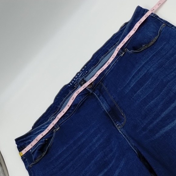 Legendary by Ashley Stewart Bootcut Jeans size 24, 31" inseam, dark wash - Picture 6 of 11
